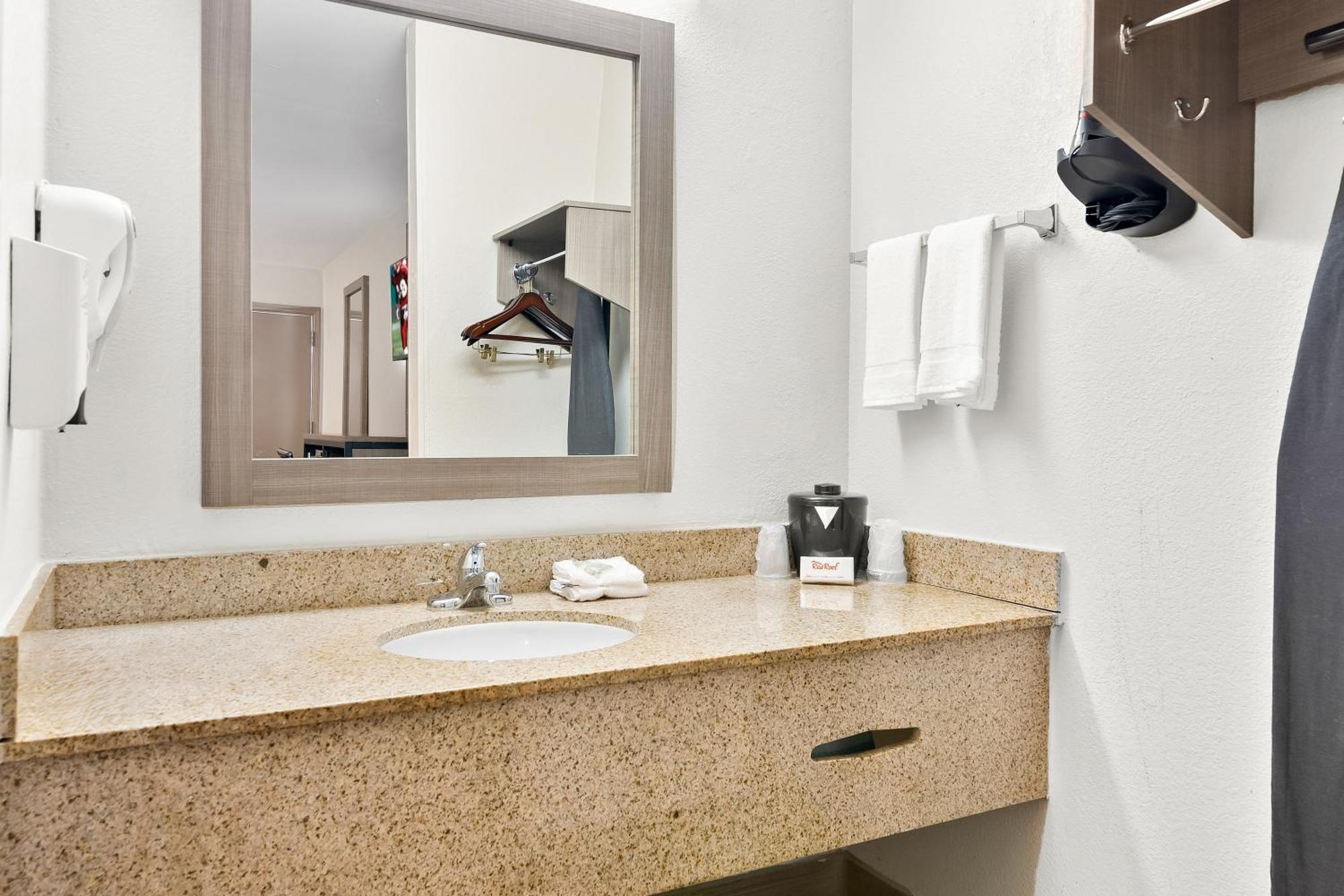 Red Roof Inn Рок-Хилл Экстерьер фото